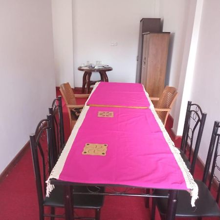 Frosty Heaven Guest House นูวาราเอลิยา ภายนอก รูปภาพ