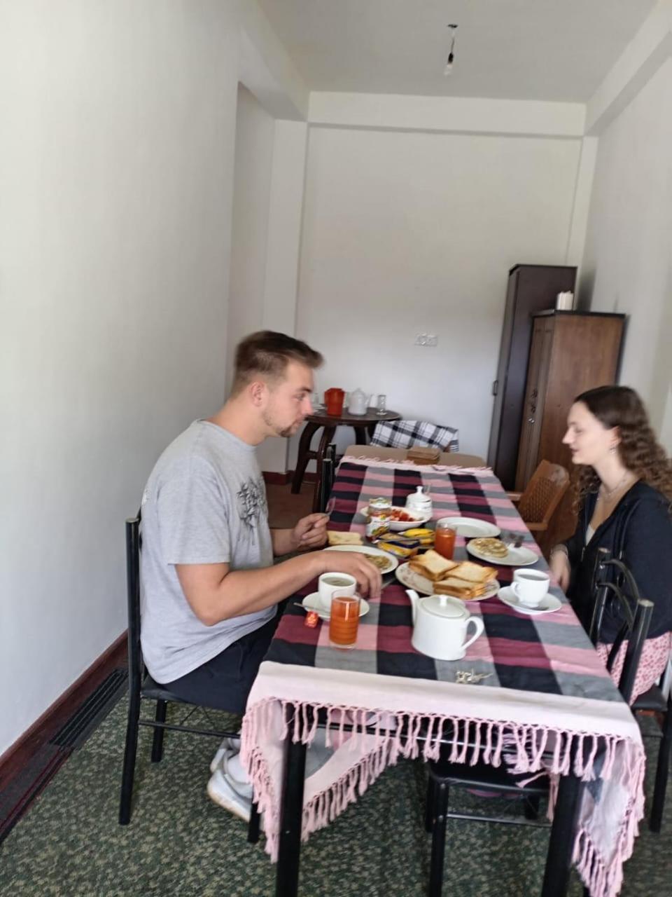 Frosty Heaven Guest House นูวาราเอลิยา ภายนอก รูปภาพ