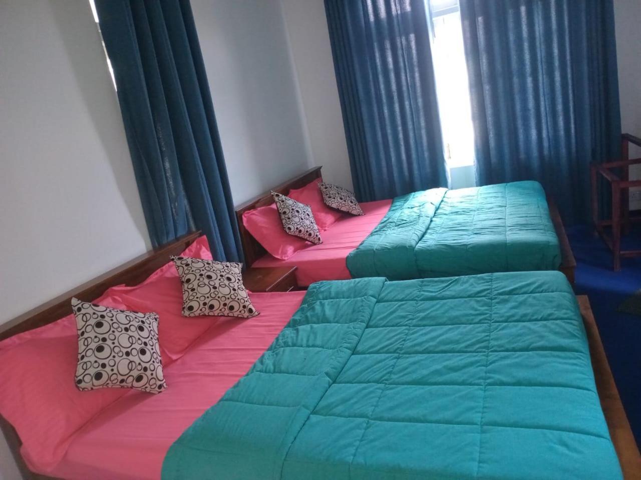 Frosty Heaven Guest House นูวาราเอลิยา ภายนอก รูปภาพ
